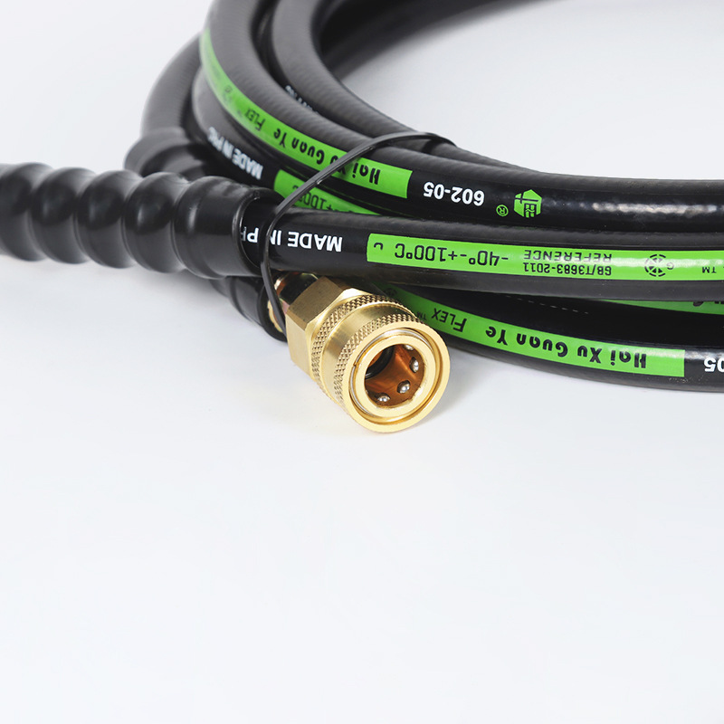 Déboucher les conduites d'eau à haute pression dans les égouts ménagers